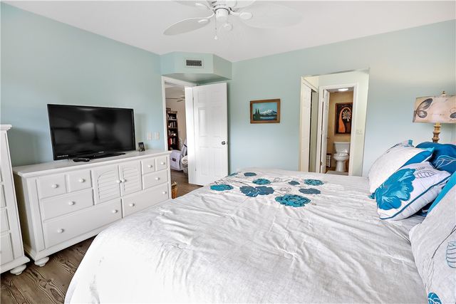 27 Plantation Drive 201, Vero Beach, FL 32966