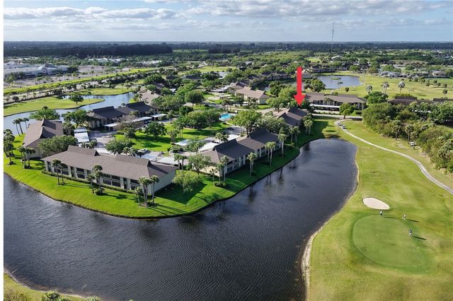 27 Plantation Drive 201, Vero Beach, FL 32966