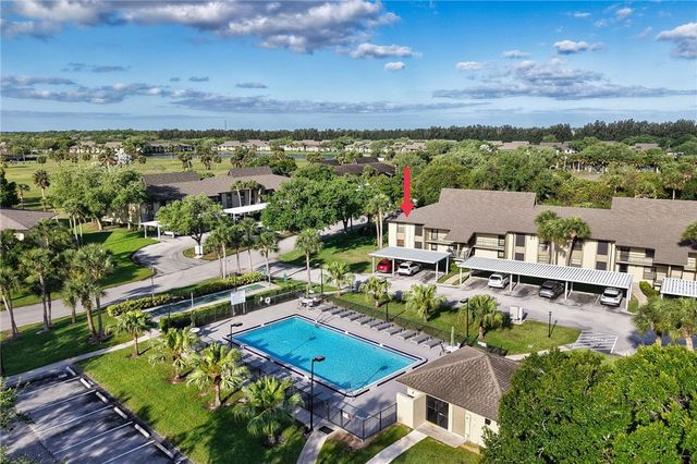 27 Plantation Drive 201, Vero Beach, FL 32966