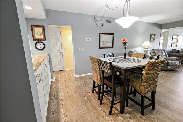 27 Plantation Drive 201, Vero Beach, FL 32966