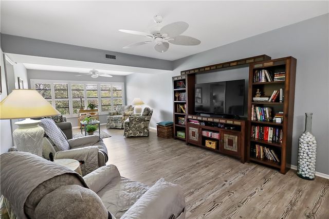 27 Plantation Drive 201, Vero Beach, FL 32966