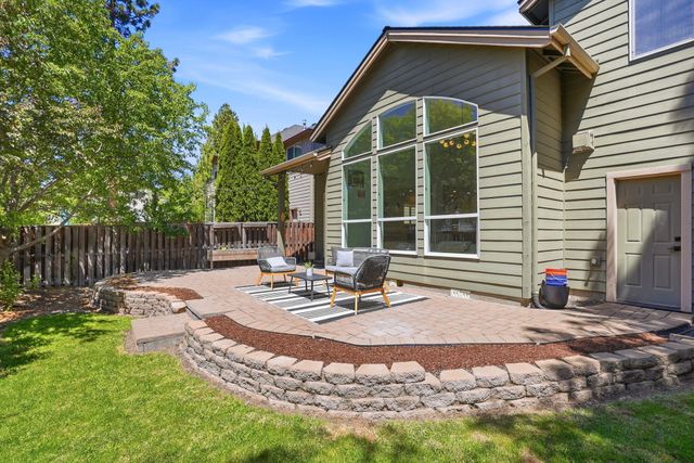61038 Snowbrush Drive, Bend, OR 97702