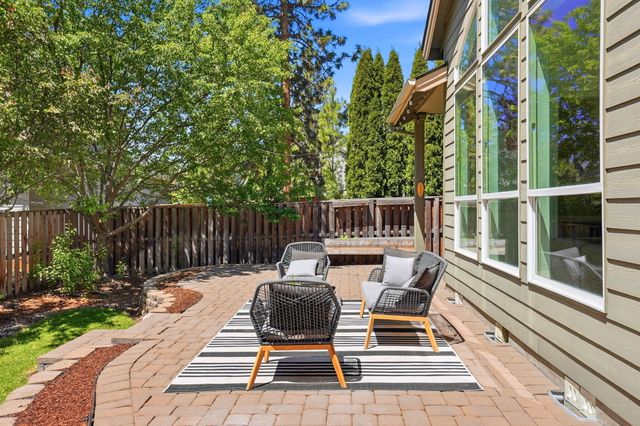 61038 Snowbrush Drive, Bend, OR 97702