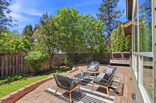 61038 Snowbrush Drive, Bend, OR 97702