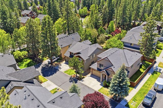 61038 Snowbrush Drive, Bend, OR 97702