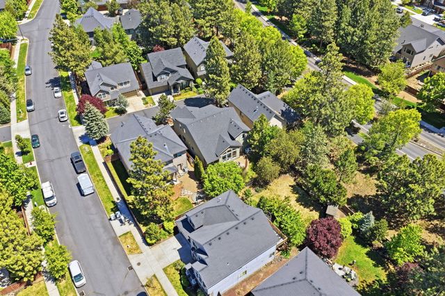 61038 Snowbrush Drive, Bend, OR 97702