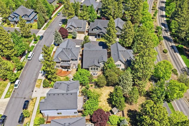 61038 Snowbrush Drive, Bend, OR 97702