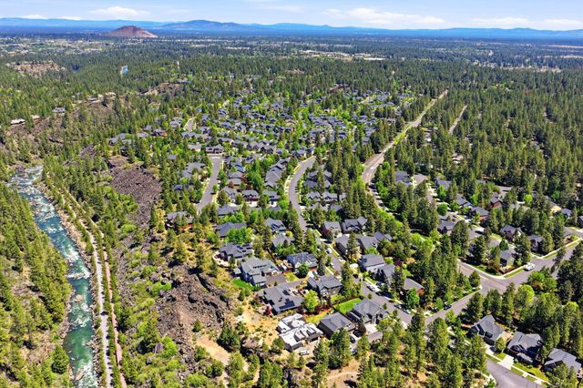 61038 Snowbrush Drive, Bend, OR 97702