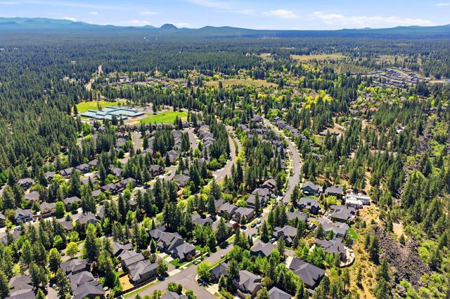 61038 Snowbrush Drive, Bend, OR 97702