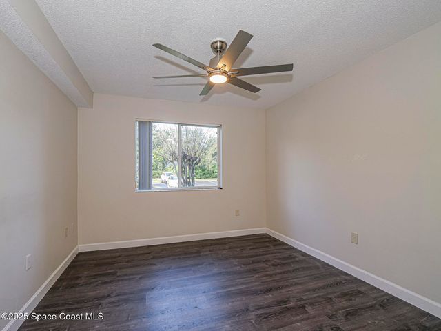 1640 N 42nd Circle 105, Vero Beach, FL 32967