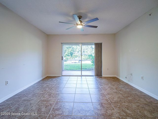 1640 N 42nd Circle 105, Vero Beach, FL 32967