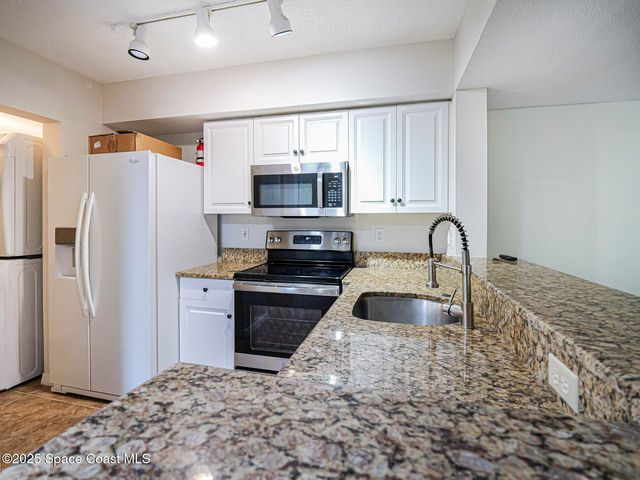 1640 N 42nd Circle 105, Vero Beach, FL 32967