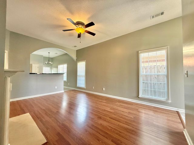 6833 SHOWBOAT LN, Cordova, TN 38018