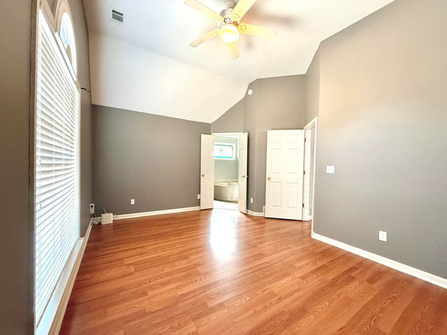 6833 SHOWBOAT LN, Cordova, TN 38018