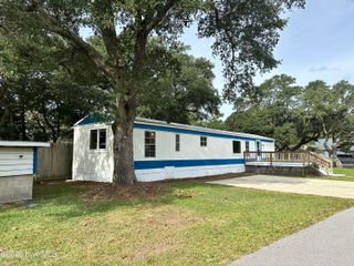 146 Lennoxville Point Road, Beaufort, NC 28516