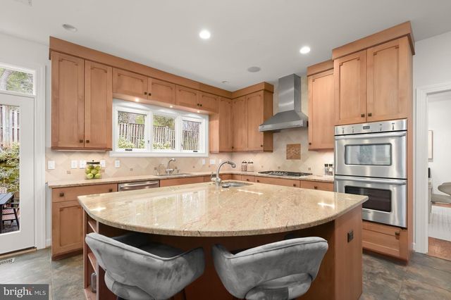 6628 LANDON LN, Bethesda, MD 20817