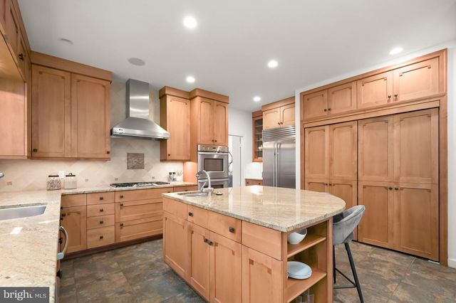 6628 LANDON LN, Bethesda, MD 20817