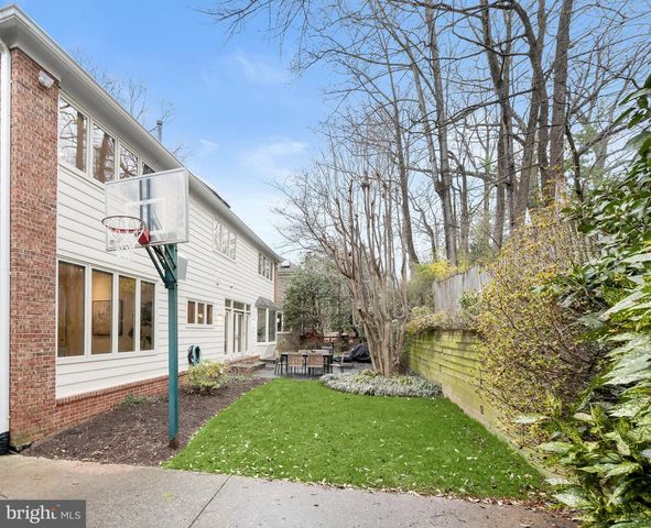 6628 LANDON LN, Bethesda, MD 20817