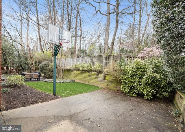 6628 LANDON LN, Bethesda, MD 20817