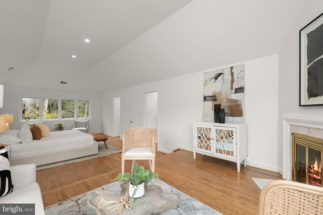 6628 LANDON LN, Bethesda, MD 20817