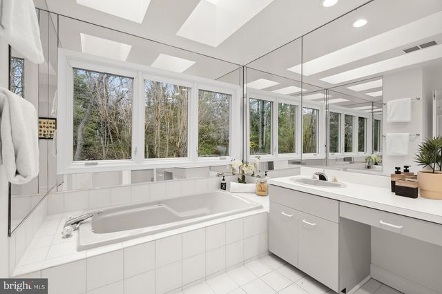 6628 LANDON LN, Bethesda, MD 20817