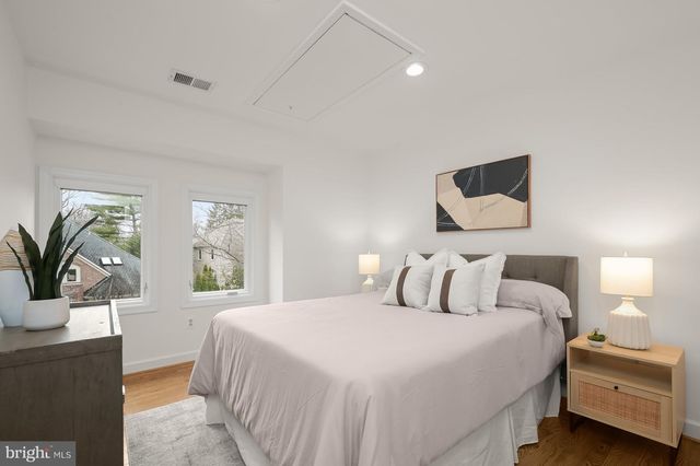 6628 LANDON LN, Bethesda, MD 20817