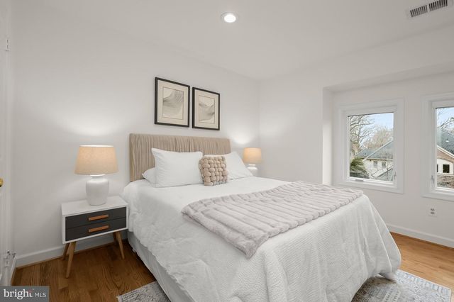 6628 LANDON LN, Bethesda, MD 20817