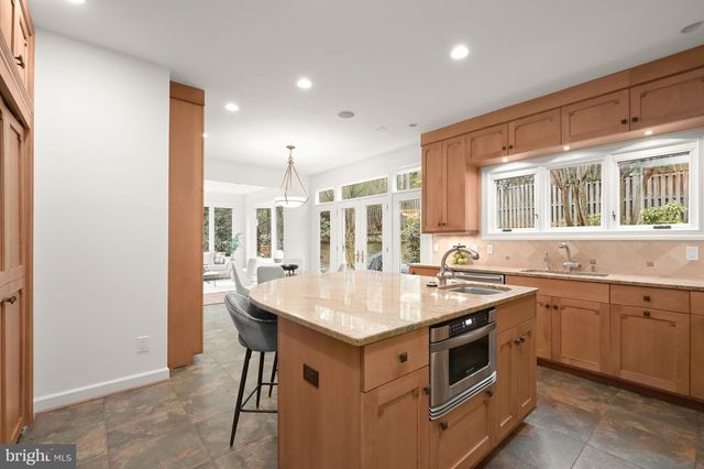 6628 LANDON LN, Bethesda, MD 20817