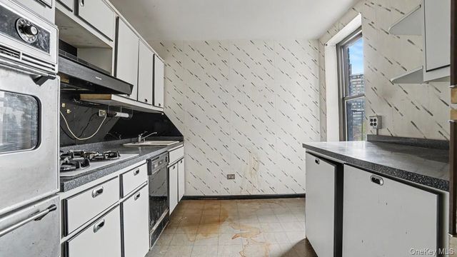 18-75 Corporal Kennedy Street 4A, Bayside, NY 11360