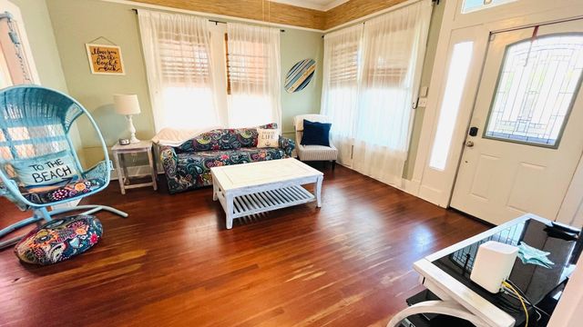 1609 Avenue O, Galveston, TX 77550