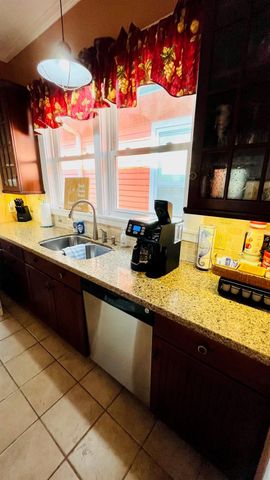 1609 Avenue O, Galveston, TX 77550