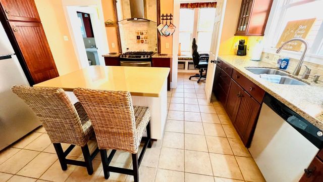 1609 Avenue O, Galveston, TX 77550
