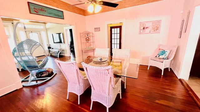 1609 Avenue O, Galveston, TX 77550
