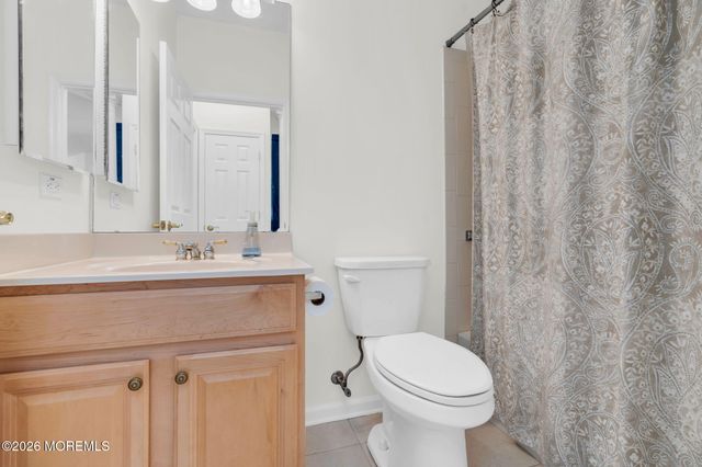 64 Vineyard Court, Monroe, NJ 08831