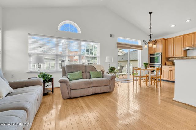 64 Vineyard Court, Monroe, NJ 08831