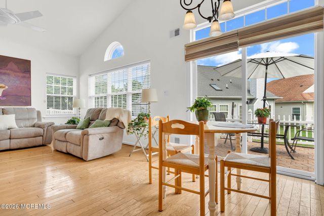 64 Vineyard Court, Monroe, NJ 08831