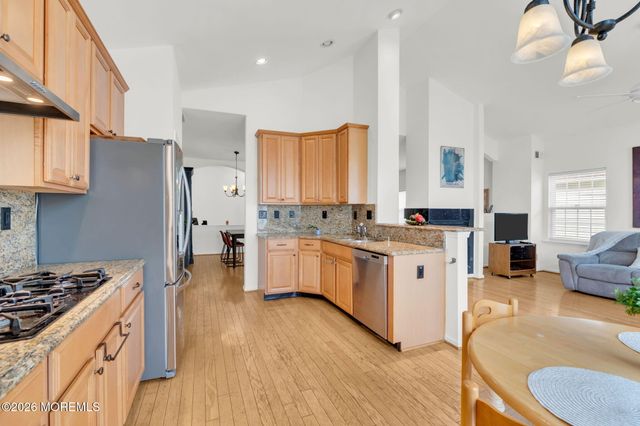 64 Vineyard Court, Monroe, NJ 08831