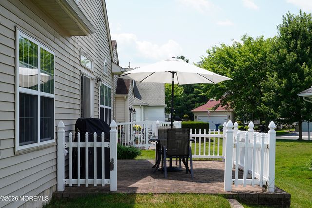 64 Vineyard Court, Monroe, NJ 08831