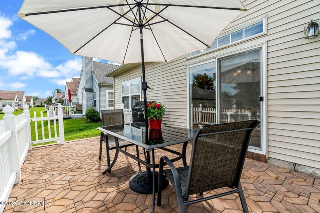 64 Vineyard Court, Monroe, NJ 08831