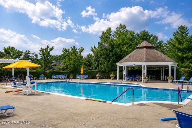 64 Vineyard Court, Monroe, NJ 08831