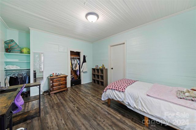 229 Friendship Drive, Ellenboro, NC 28040