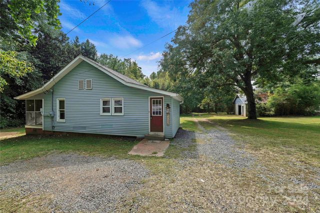 229 Friendship Drive, Ellenboro, NC 28040