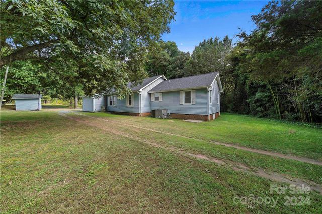 229 Friendship Drive, Ellenboro, NC 28040