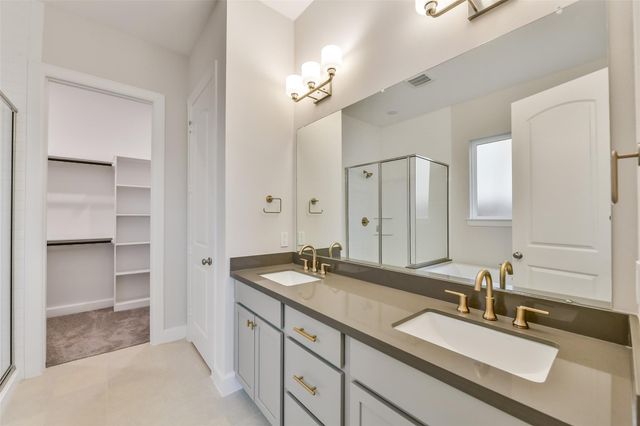 2517 S Houston Avenue, Pearland, TX 77581