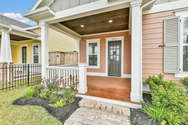 2517 S Houston Avenue, Pearland, TX 77581