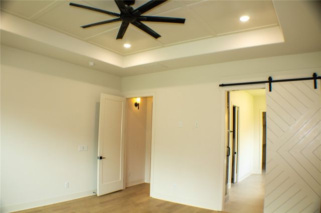 586 Winding Spring Drive, Fayetteville, AR 72703