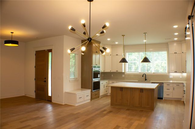 586 Winding Spring Drive, Fayetteville, AR 72703