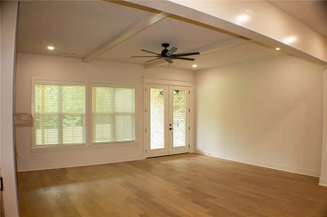 586 Winding Spring Drive, Fayetteville, AR 72703