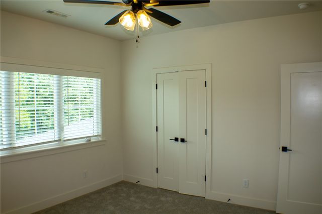586 Winding Spring Drive, Fayetteville, AR 72703