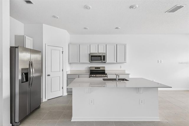 403 SOL VISTA DRIVE, Dundee, FL 33838